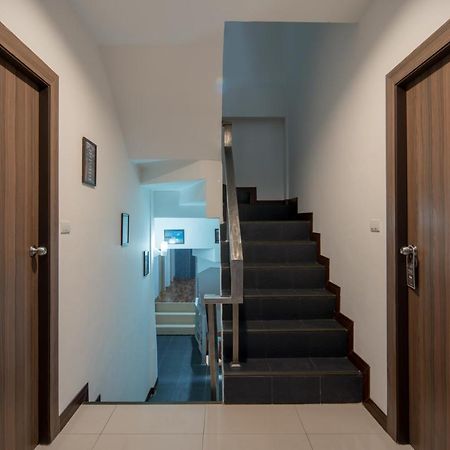 Baan Thai Beach Side Residence Patong Экстерьер фото